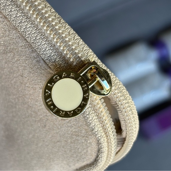 BVLGARI Pouch with Omnia Body Lotion/Face Emulsion/Lip Balm Travel Set - Picture 4 of 9